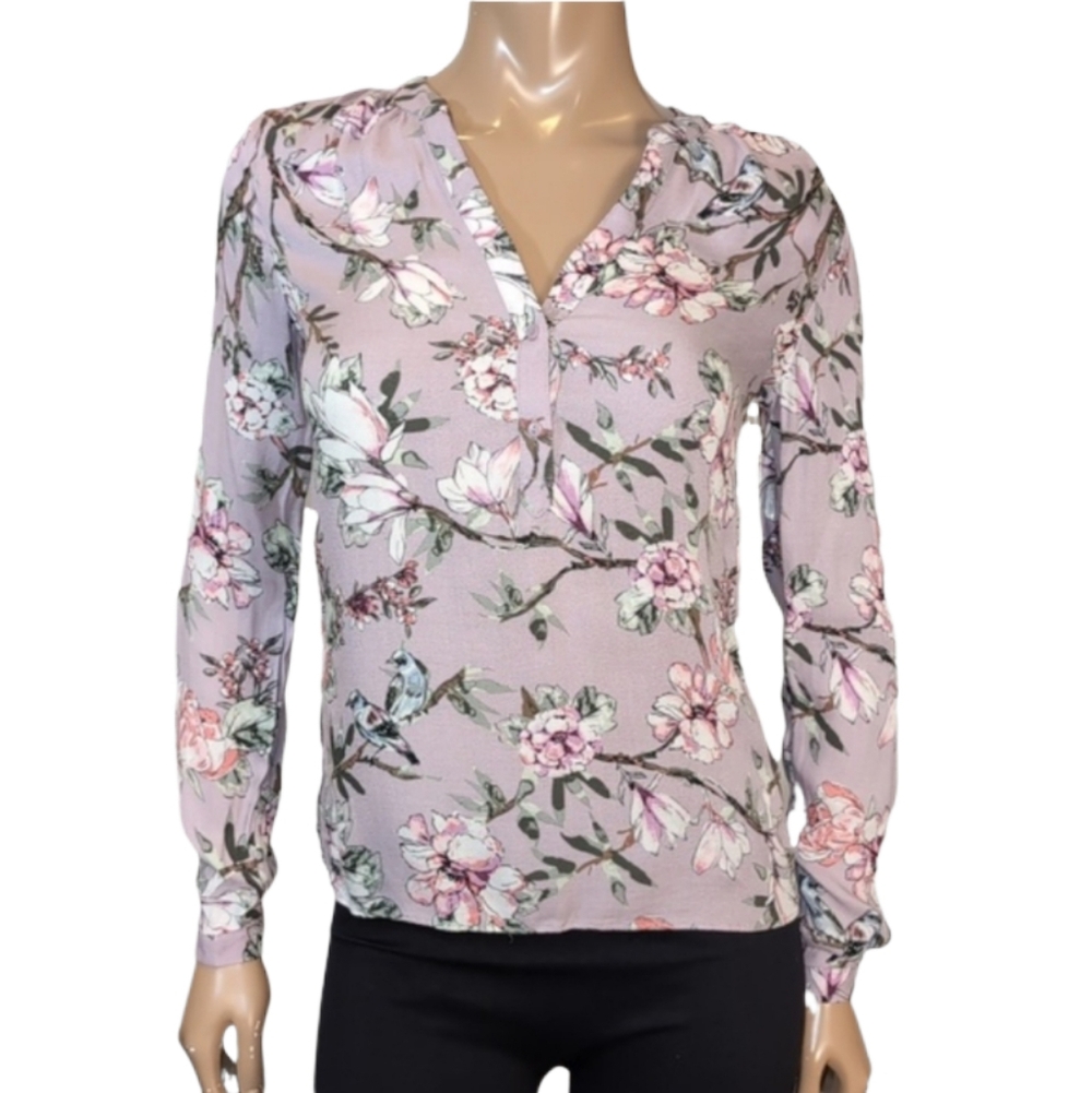 3/$20 Reitmans Floral Bird Print Henley Blouse Womens XXS Lavender Spring Top
